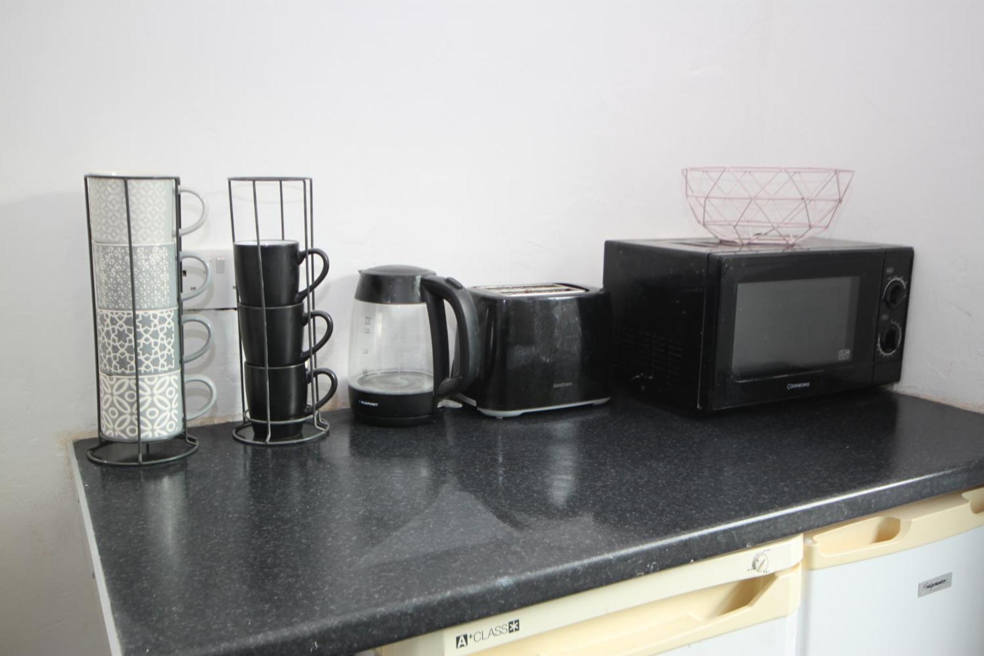 Barton Seaview, Self Catering Studio Apartments, Promenade & Central Beach Location, Families, Couples Or 23 Years Plus Only, Free Parking Blackpool Exterior foto